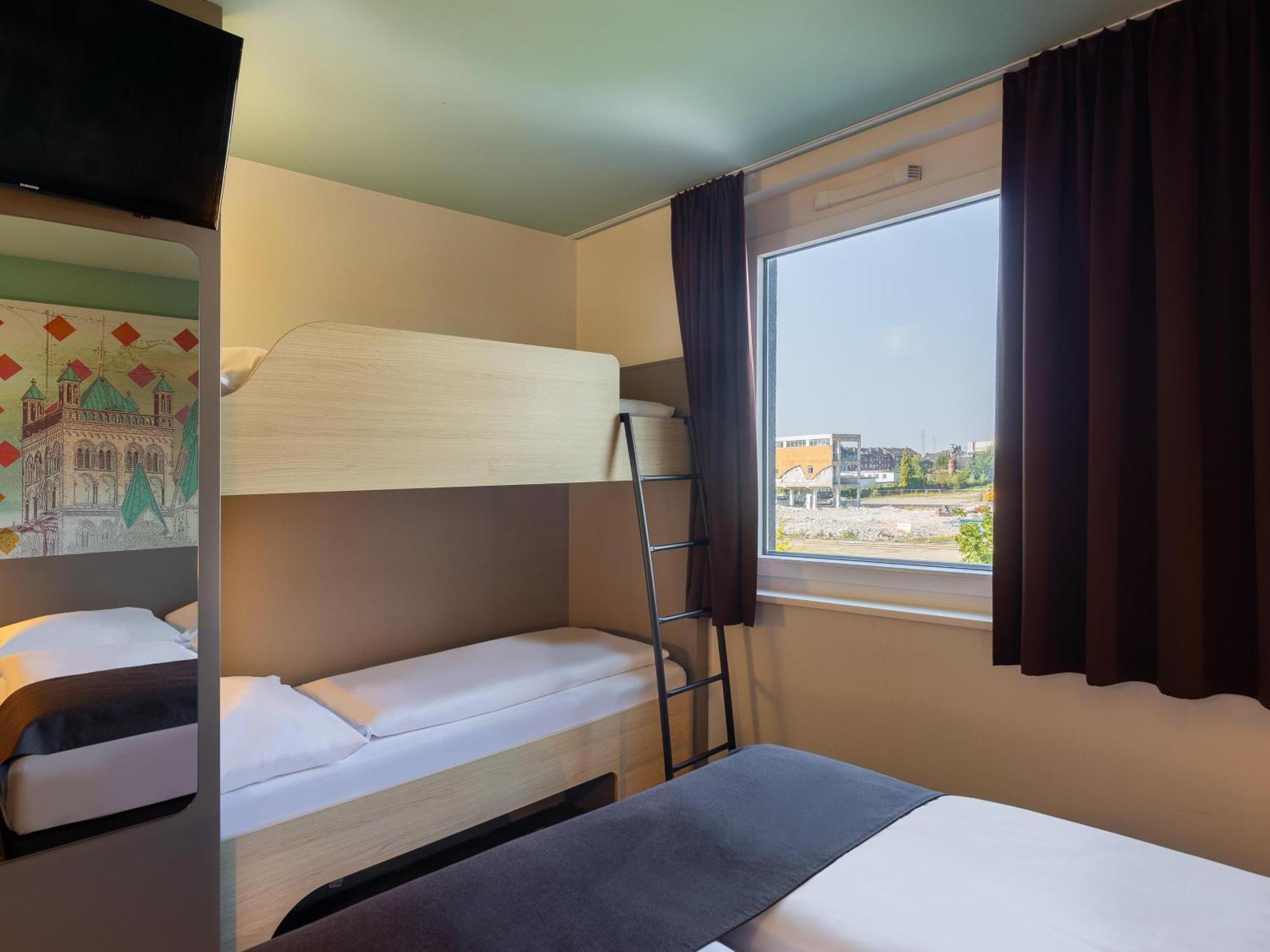 B&B Hotel Нойс Экстерьер фото