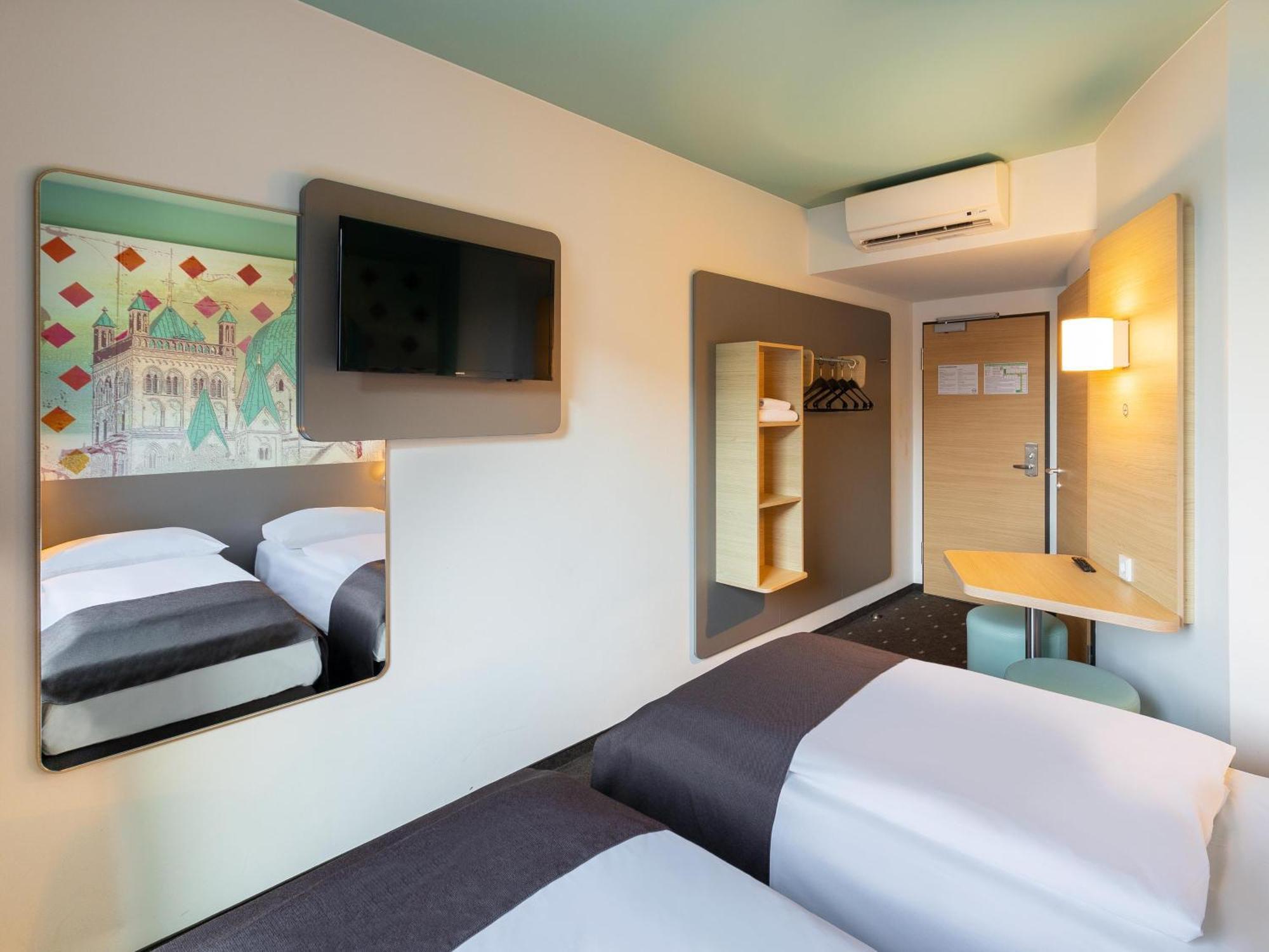 B&B Hotel Нойс Экстерьер фото