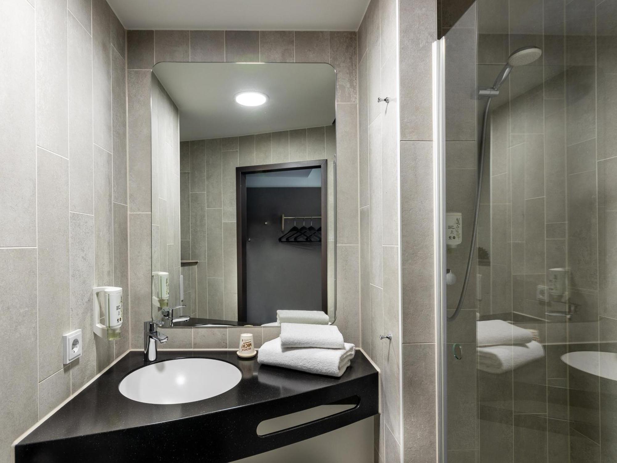 B&B Hotel Нойс Экстерьер фото