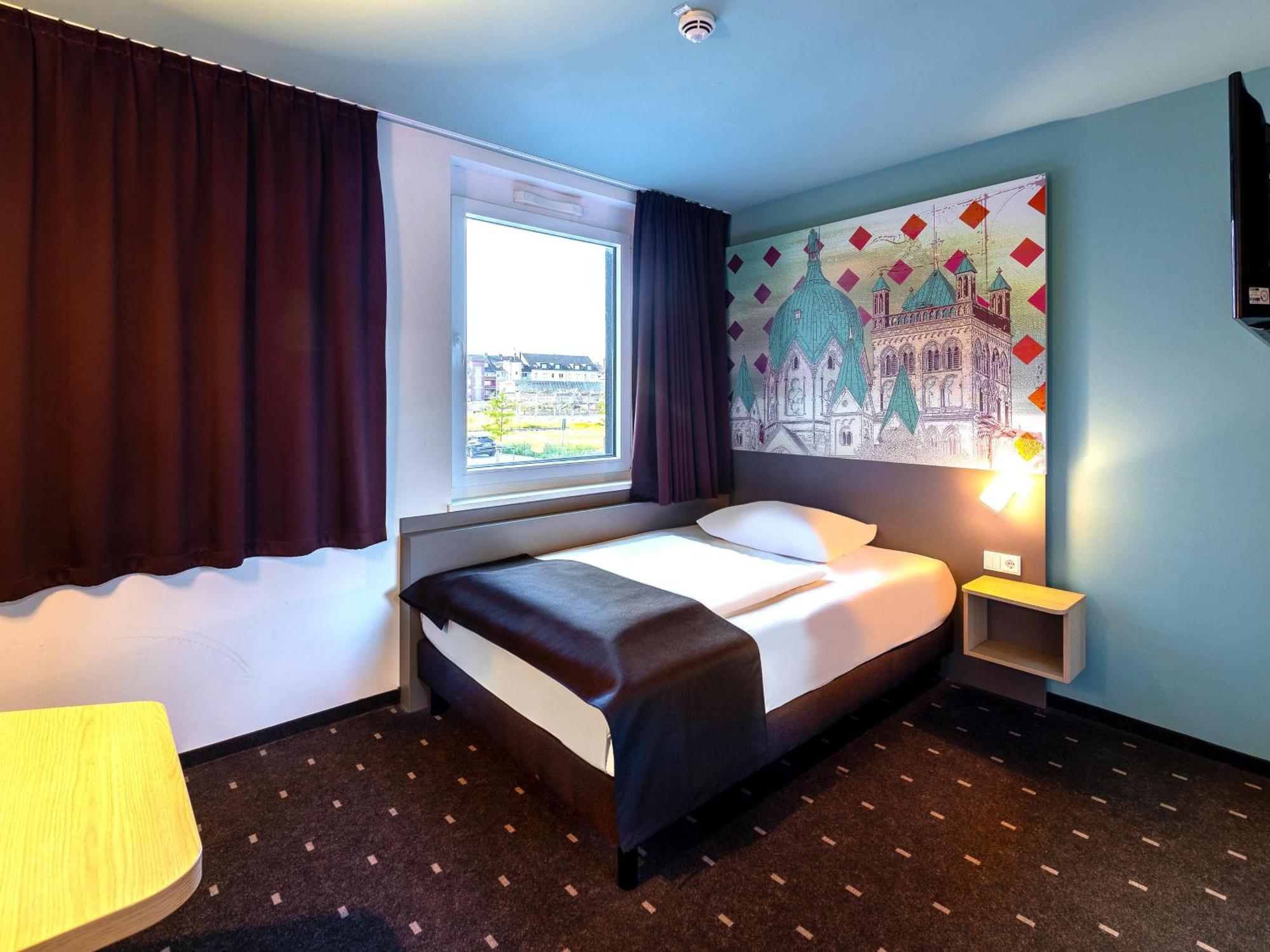 B&B Hotel Нойс Экстерьер фото
