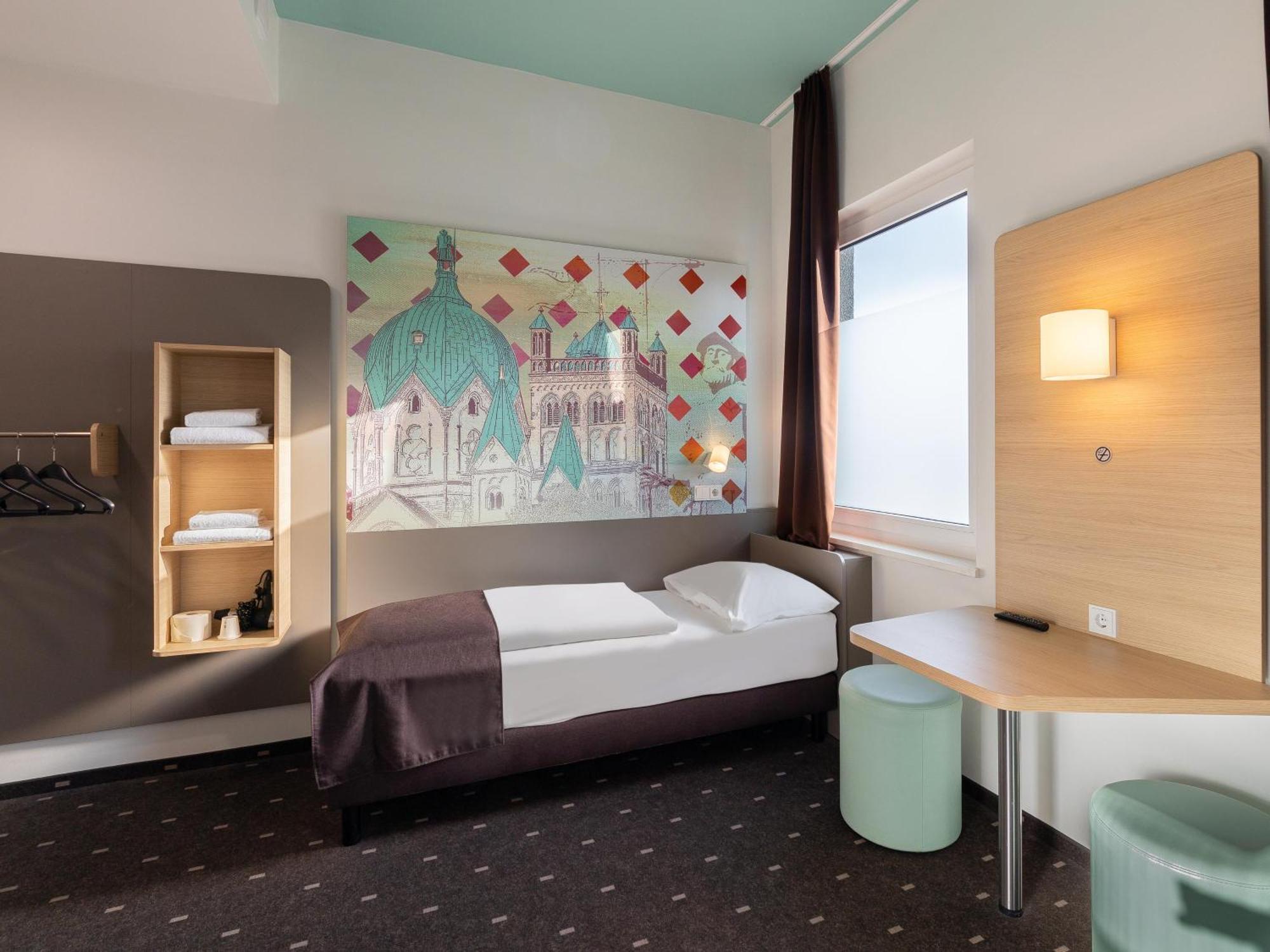 B&B Hotel Нойс Экстерьер фото