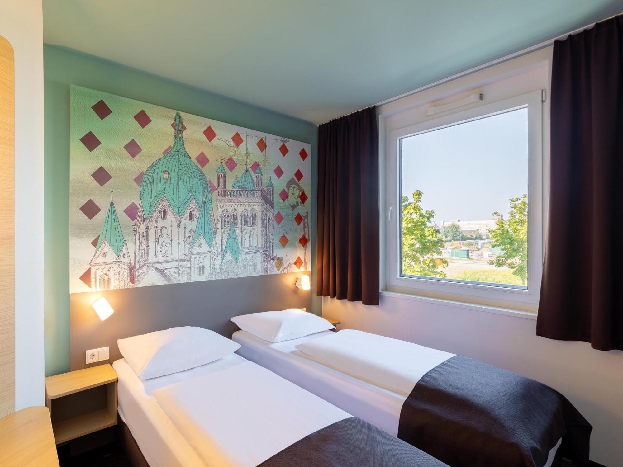 B&B Hotel Нойс Экстерьер фото